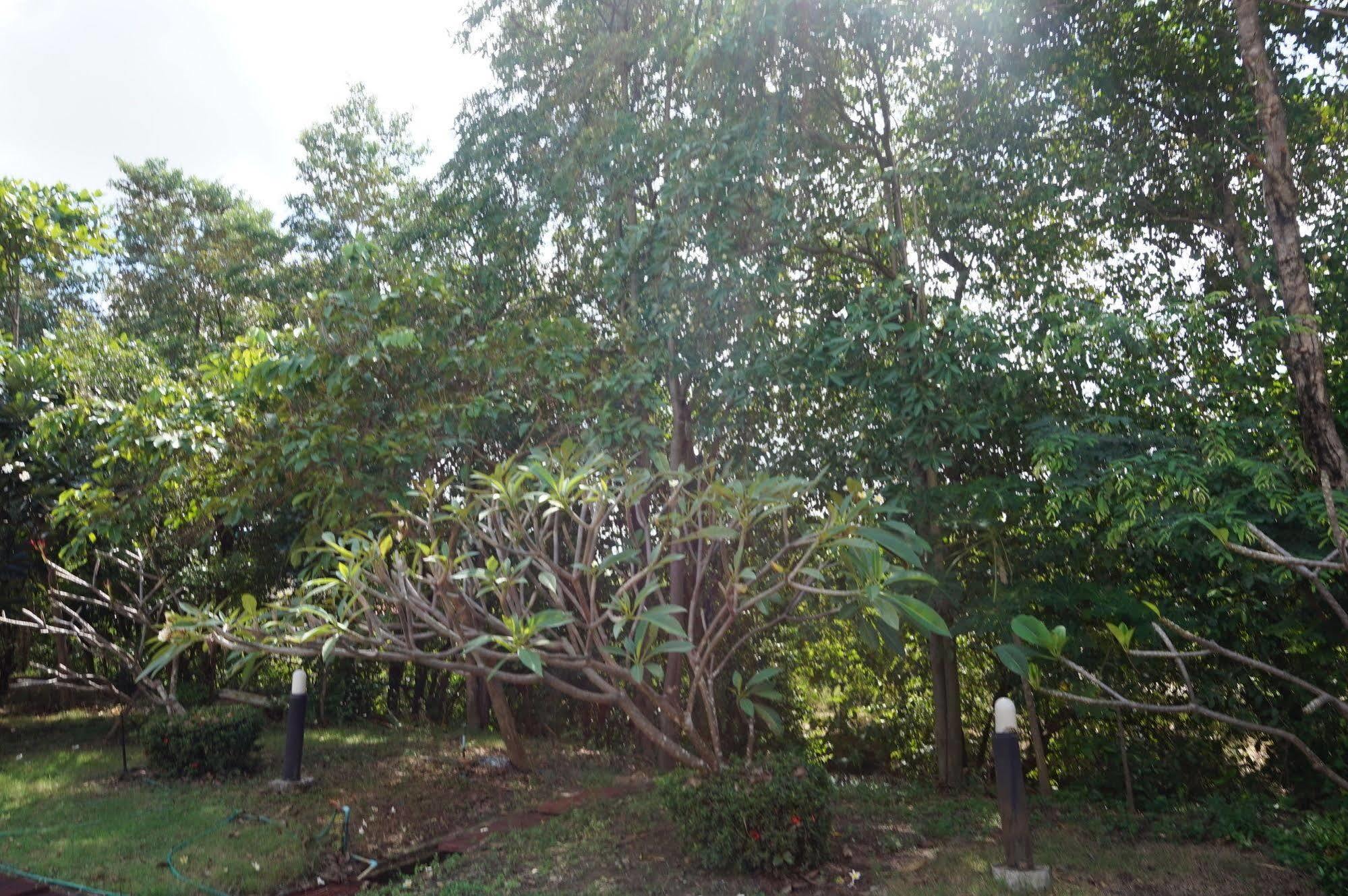 Ratchapreuk Resort Kalasin Bagian luar foto